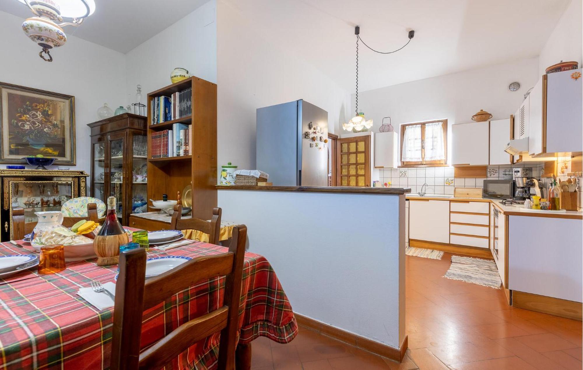 Beautiful Home In Uzzano Pt With Kitchen Exterior foto